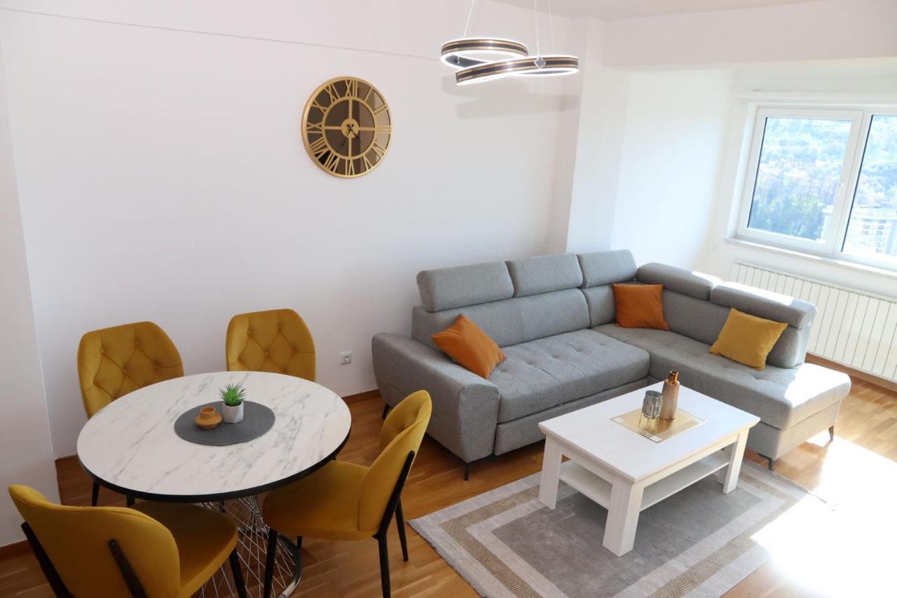 Apartment Cecovic - Mellain Tuzla Esterno foto