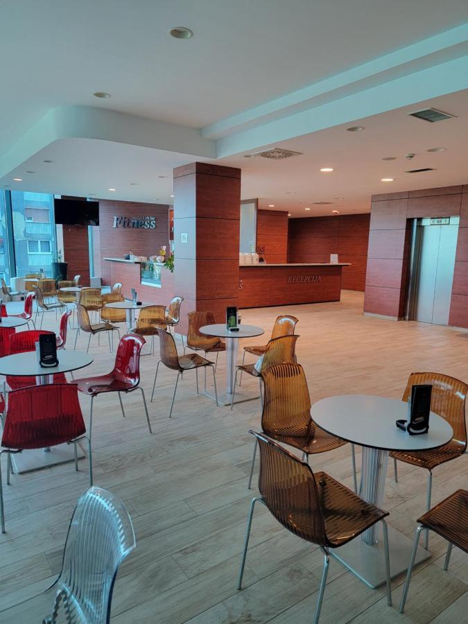 Apartment Cecovic - Mellain Tuzla Esterno foto