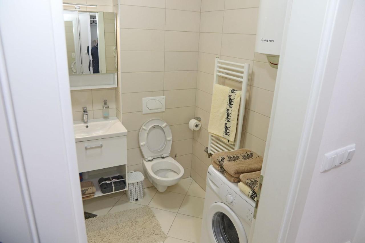 Apartment Cecovic - Mellain Tuzla Esterno foto